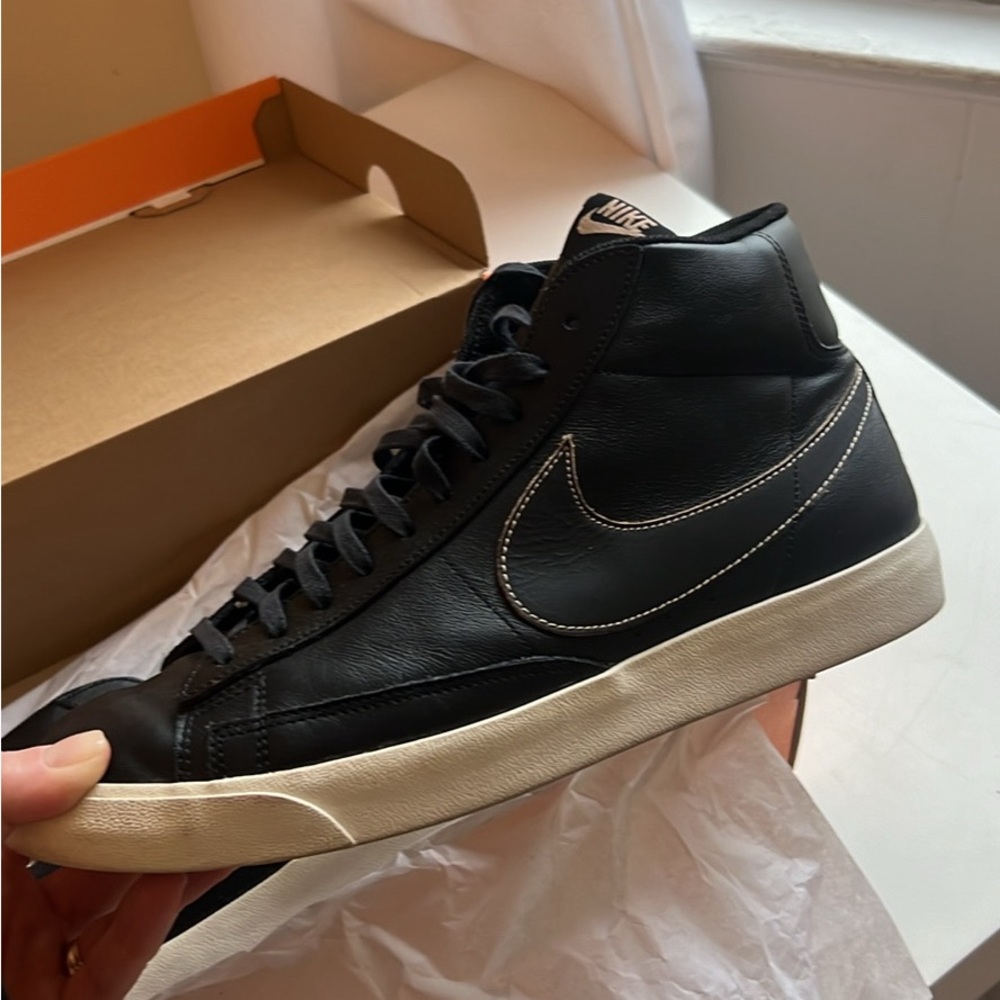 Nike Men's Black High-Top Sneakers